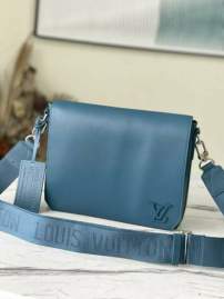 Picture of Louis Vuitton Mens Bags _SKUfw109200134fw